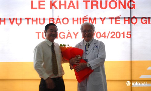 Bưu điện TP.HCM thu bảo hiểm y tế trực tiếp tại Phòng khám Thành Công - ảnh 1