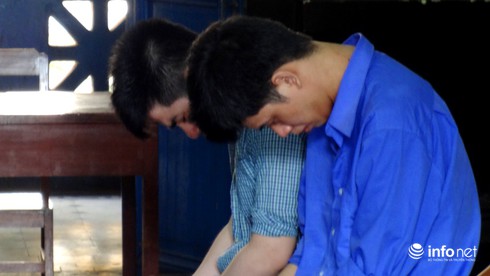 Cứu con trai, người mẹ bị đâm tử vong - ảnh 1