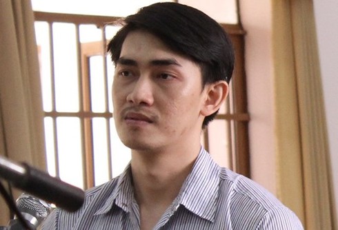 Cướp 2 điện thoại