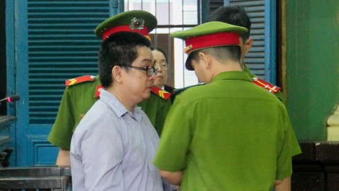 Thư ký tòa nhận hơn 400 triệu đồng để “chạy án