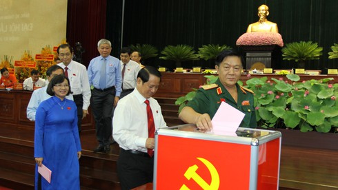 Bầu nhân sự Ban Chấp hành Đảng bộ TP.HCM nhiệm kỳ 2015 - 2020 - ảnh 3