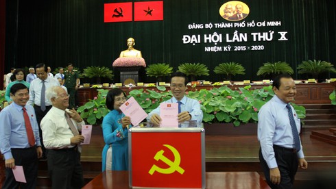 Bầu nhân sự Ban Chấp hành Đảng bộ TP.HCM nhiệm kỳ 2015 - 2020 - ảnh 1