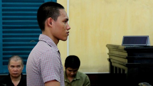 Đâm thiếu nữ đến gãy dao vì bị từ chối tình cảm - ảnh 1