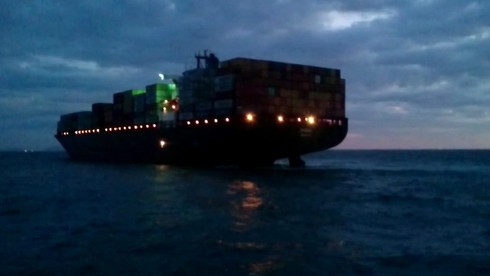 2 ngư dân Việt Nam được tàu nước ngoài cứu sống khi đang trôi trên biển - ảnh 2