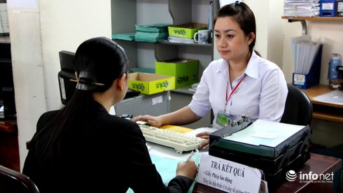 Bưu điện TP.HCM thực hiện trả hồ sơ đến tận tay người dân - ảnh 1