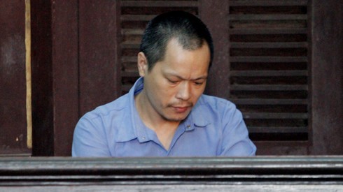 Hoãn phiên xử bị cáo người Trung Quốc mua súng từ Campuchia mang về Việt Nam - ảnh 1