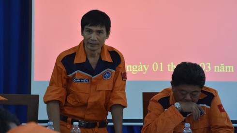 Chìm tàu cá, 10 ngư dân lênh đênh thuyền thúng giữa đêm - ảnh 4