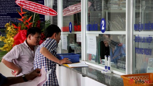 Nộp tiền phạt vi phạm giao thông, chỉ cần qua bưu điện gần nhất - ảnh 1