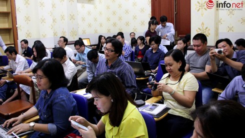 Phòng báo chí của UBND TP.HCM “đắt khách” ngày “khai trương” - ảnh 3