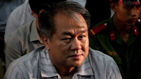 Xử đại án nghìn tỷ tại NH Xây dựng: Phạm Công Danh cười mỉm trước tòa - ảnh 1