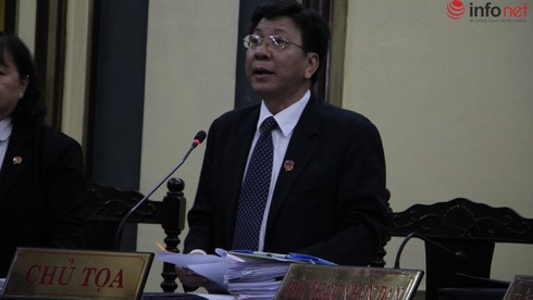 Xử đại án nghìn tỷ tại NH Xây dựng: Phạm Công Danh cười mỉm trước tòa - ảnh 7