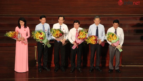 TP.HCM chính thức phê chuẩn nhân sự lãnh đạo 24 quận, huyện - ảnh 1