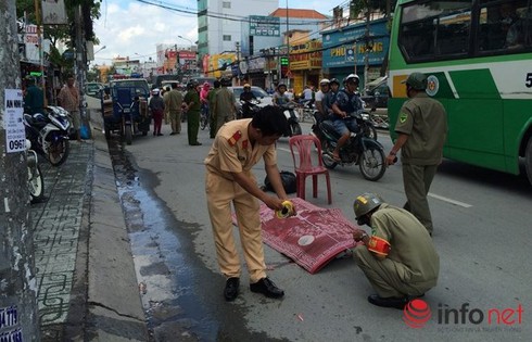 TP.HCM: Đi bộ... cũng chết cả trăm người vì TNGT - ảnh 1