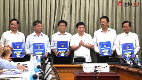 TP.HCM tái bổ nhiệm hàng loạt lãnh đạo sở ngành - ảnh 1