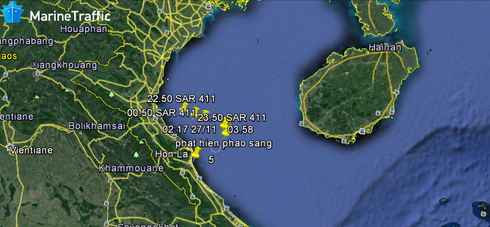 11 thuyền viên lênh đênh trên 2 phao bè được cứu trong biển động mạnh - ảnh 2