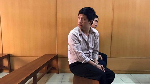 Mua sắc phục thượng úy an ninh, mặc đi lừa đảo hàng trăm triệu đồng - ảnh 1