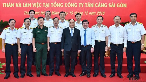 Thủ tướng: Tân cảng Sài Gòn phải trở thành Tập đoàn kinh tế quốc phòng hàng đầu - ảnh 1