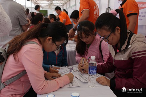 TP.HCM: Ngày hội tuyển dụng đăng tuyển 9000 vị trí việc làm - ảnh 1