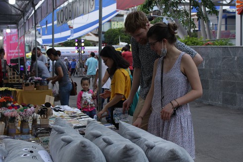 “Nghìn chiếc áo triệu yêu thương” - ảnh 9