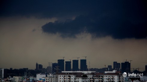 TP.HCM: Mưa bất thường những ngày qua là hiện tượng thời tiết cực đoan - ảnh 1