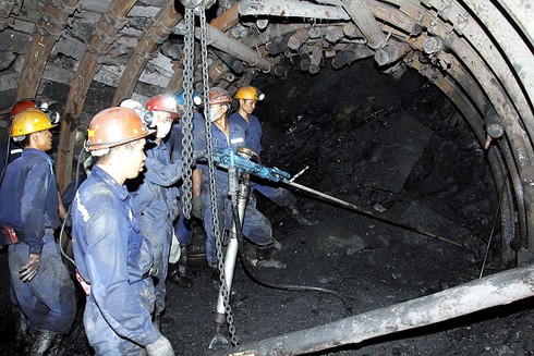 Tỉnh Quảng Ninh cơ bản trở thành tỉnh công nghiệp theo hướng hiện đại - ảnh 2