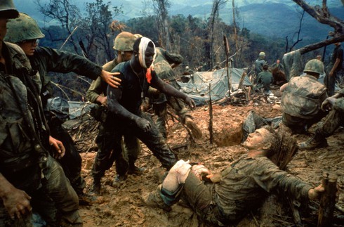 'Reaching out' - Sự kinh hoàng của lính Mỹ trong chiến tranh Việt Nam - ảnh 1