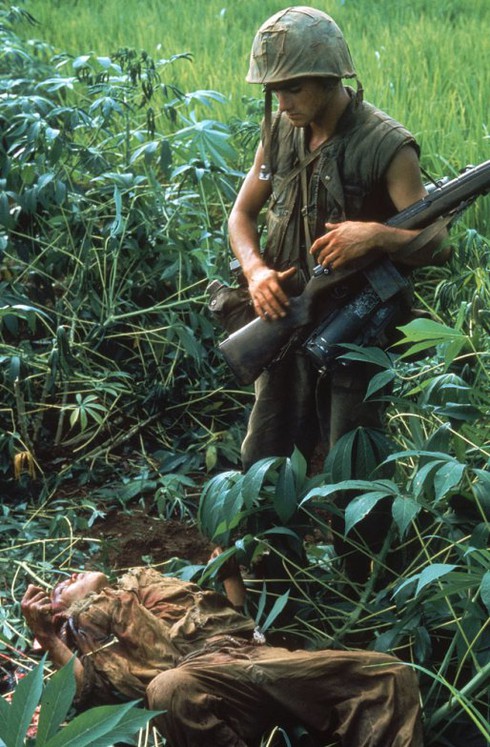 'Reaching out' - Sự kinh hoàng của lính Mỹ trong chiến tranh Việt Nam - ảnh 9