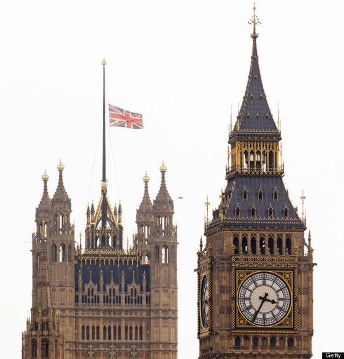 Truyền thống và cách treo cờ rủ ở một số quốc gia trên thế giới - ảnh 2