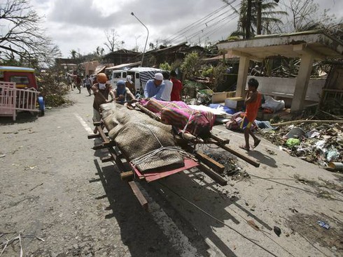 Bão Haiyan: Báo cáo tử vong mới nhất ở Philippines là 255 người - ảnh 1