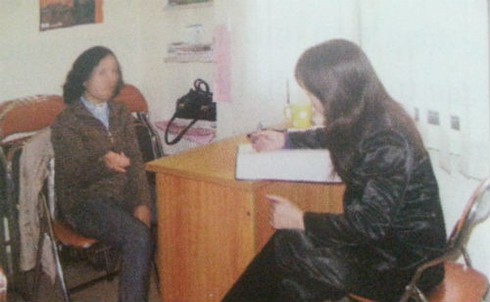 Ngoại tình, mua quan tài về đặt giữa nhà đòi vợ chia tài sản - ảnh 1