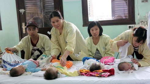 Hết nhiều loại vắc xin tiêm chủng: Phụ huynh lo ngay ngáy - ảnh 2