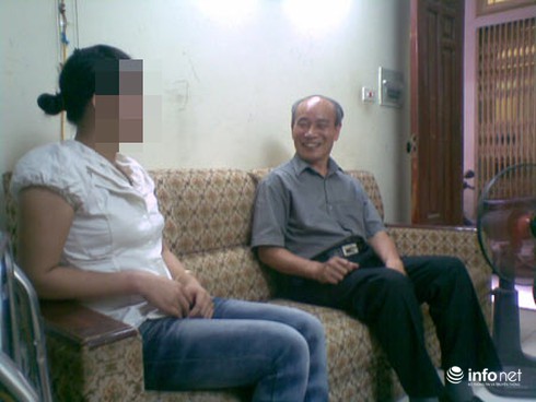 Stress nặng vì chồng đòi quan hệ theo sách vở - ảnh 1