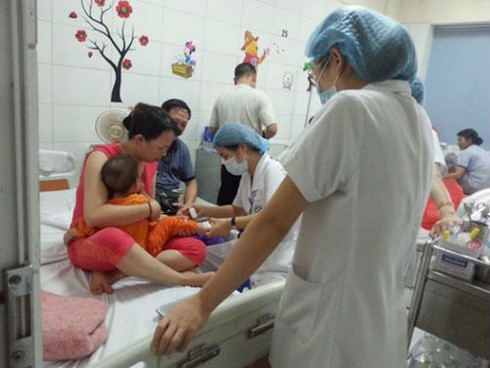 Sốt xuất huyết ở trẻ em: Triệu chứng và phòng ngừa - ảnh 1