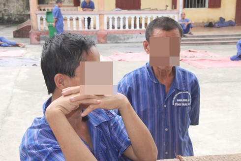 Bi hài chuyện bệnh nhân tâm thần nghiện lô đề, cờ bạc - ảnh 1