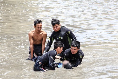 Tự tử vì áp lực cuộc sống: Sự cô đơn của con người - ảnh 1