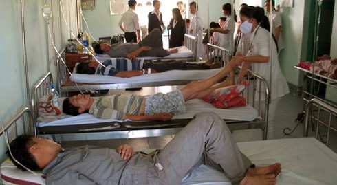 Bộ trưởng Bộ Y tế yêu cầu đình chỉ giám đốc Bệnh viện gây rối - ảnh 1