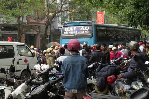 Bộ Y tế điều tra vụ xe cứu thương bỏ rơi thai phụ bị tai nạn - ảnh 1