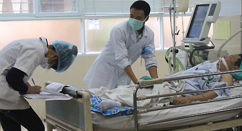 Lần đầu tiên: Bệnh viện Bạch Mai làm việc bình thường dịp Tết - ảnh 1