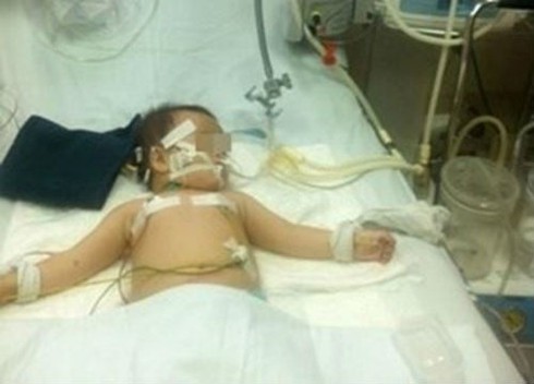 Xót xa bé 4 tuổi tử vong vì theo bố đi làm - ảnh 1