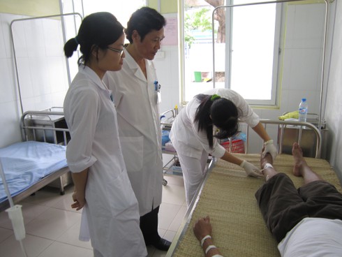 Chuyện của những nữ bác sĩ chuyên chăm sóc bệnh nhân HIV - ảnh 1