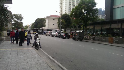 Thực hư bến xe chui tại chợ thuốc lớn nhất miền Bắc - ảnh 1