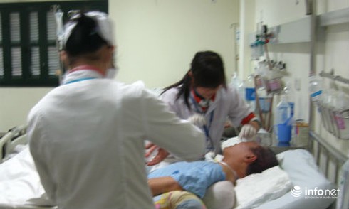 Ám ảnh rùng mình của bác sĩ cấp cứu sau những màn cụng ly