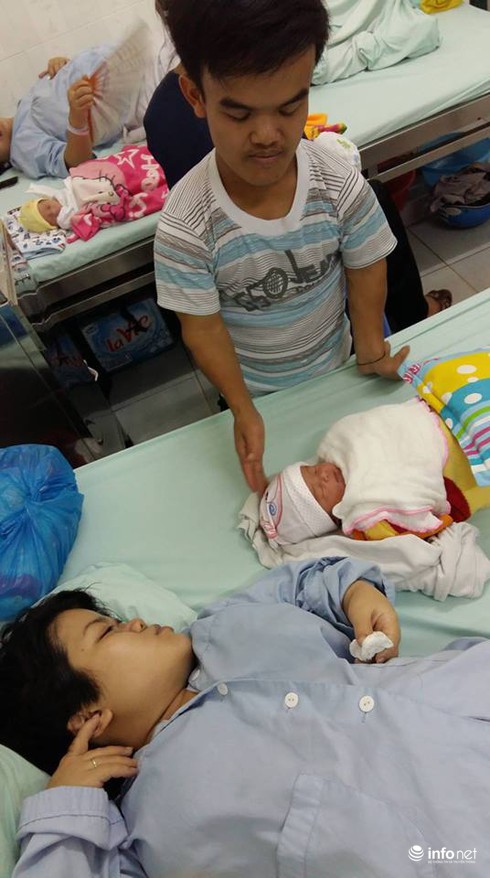 Niềm vui vô bờ bến ngày lên chức bố mẹ của cặp đôi “mét mốt” - ảnh 2