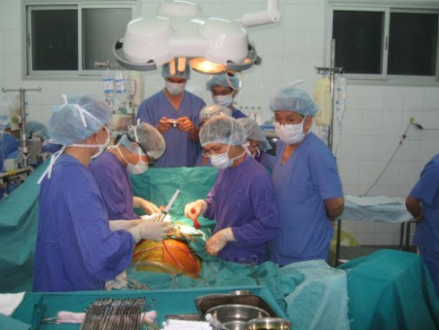 Bắt cóc trẻ em lấy nội tạng: Bác sĩ nói gì? - ảnh 1