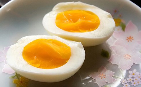 Nhập viện vì suốt ngày ăn trứng - ảnh 1