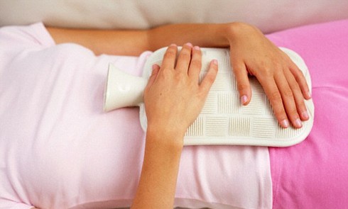 Mẹ tự điều hòa kinh nguyệt cho con gái dậy thì, nguy hiểm khôn lường! - ảnh 1