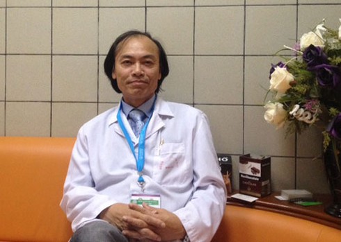Thiếu nữ 17 tuổi mụn mọc đầy người vì uống thuốc mua qua mạng - ảnh 1