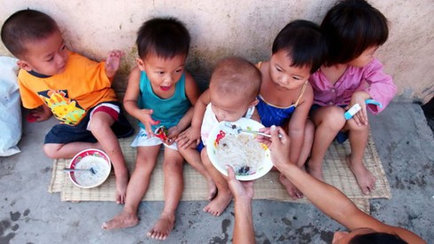 Khó khăn phòng chống suy dinh dưỡng cho trẻ em DTTS - ảnh 1
