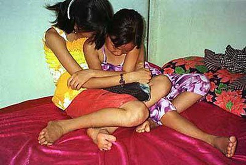 Bán cả vợ và em vợ lấy tiền tiêu xài - ảnh 1