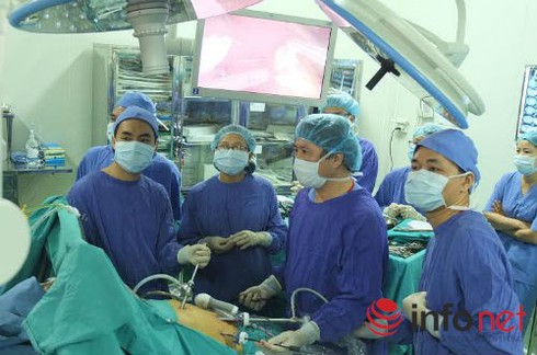 Kỳ tích cấp cứu từ xa cho cô giáo Điện Biên bị xe cán qua bụng - ảnh 1